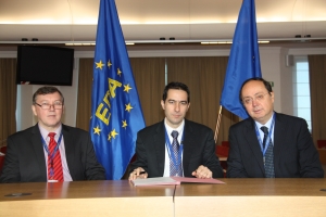 EDA witnesses 20th pMS signing the European military airworthiness Basic Framework document